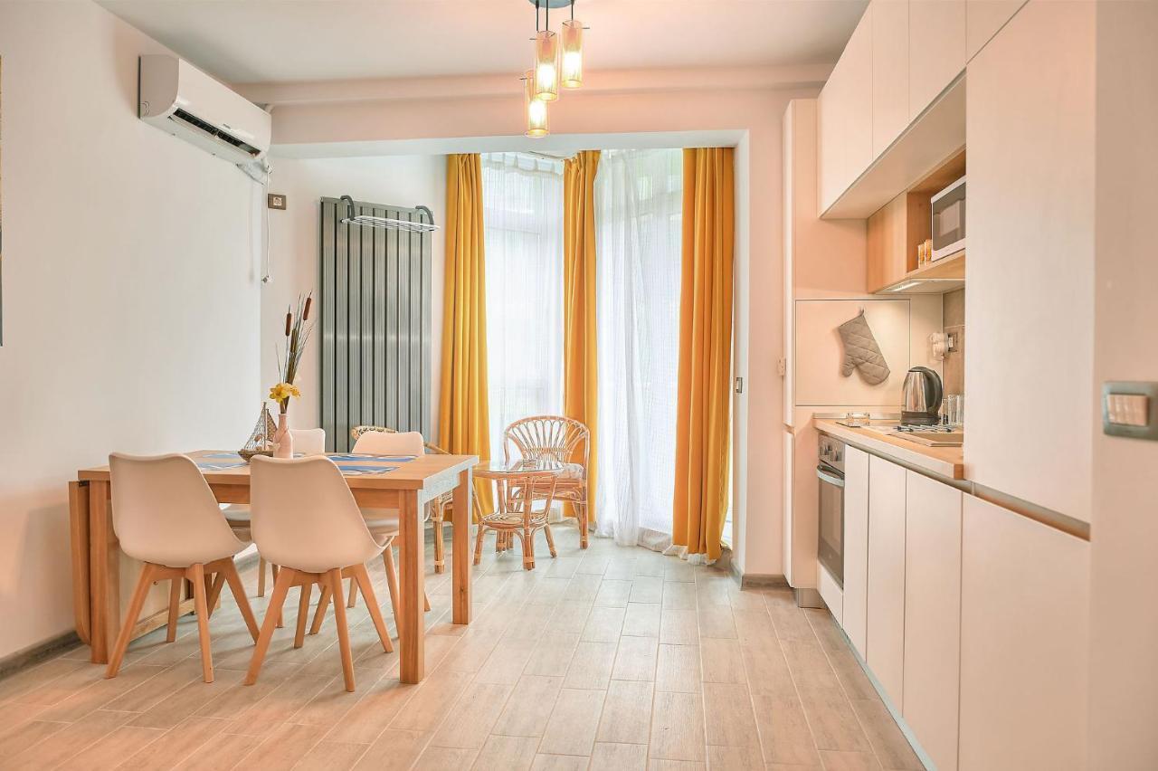 Opal Luxury Apartment 92 Spa N Pool Beach Resort Năvodari Exterior foto